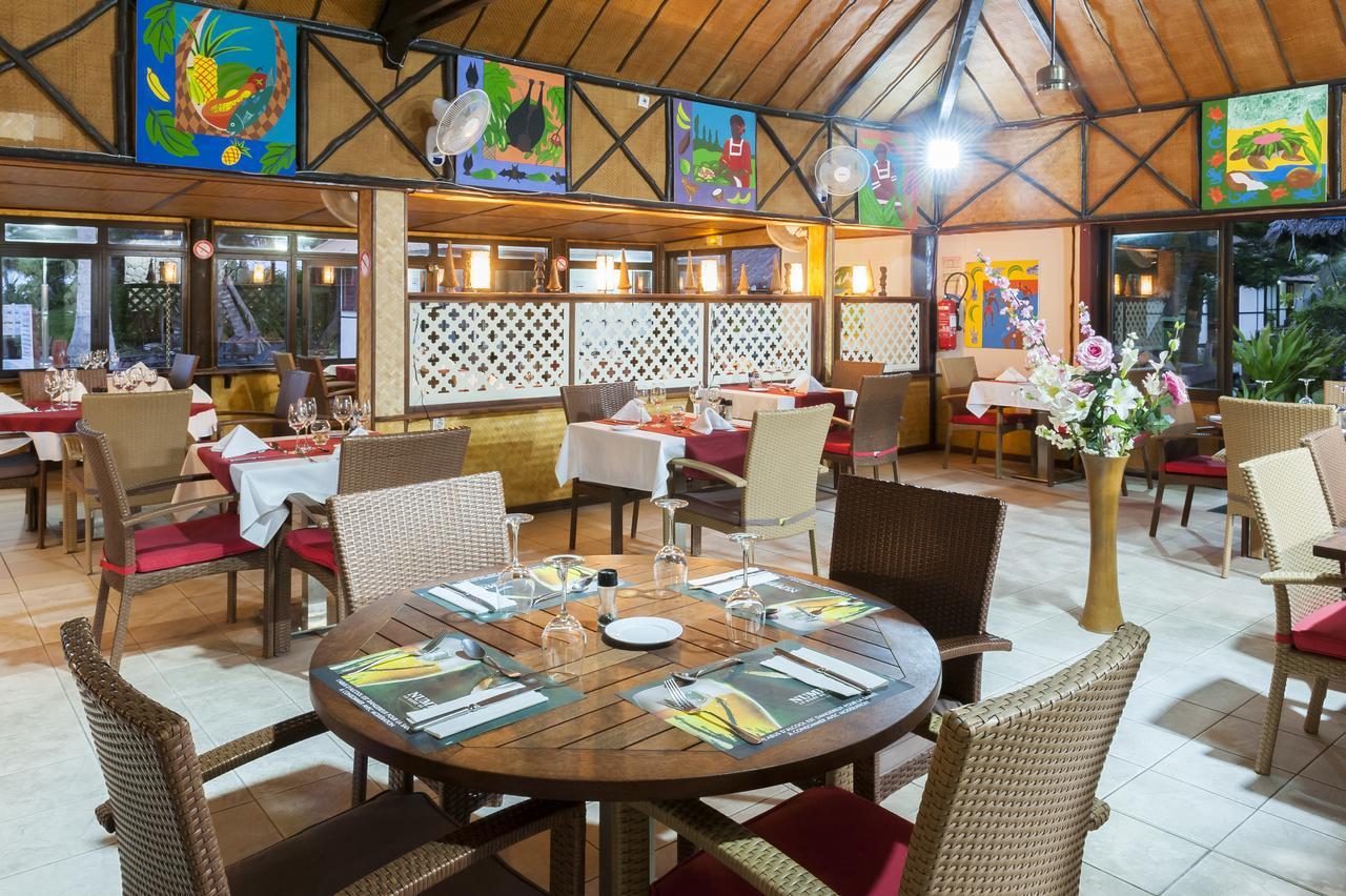 Hotel Nengone Village Mare Екстериор снимка