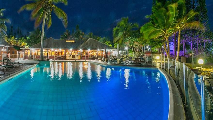 Hotel Nengone Village Mare Екстериор снимка